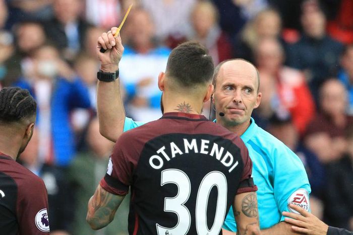 ___5400874___https:______static.pulse.com.gh___webservice___escenic___binary___5400874___2016___8___20___20___mike-dean-cropped_r1z2suypi58v1sbhdvmsnzuhn