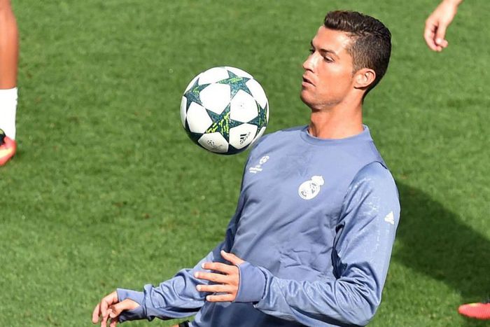 ___5487019___https:______static.pulse.com.gh___webservice___escenic___binary___5487019___2016___9___17___17___cristiano-ronaldo-cropped_1jut8zijdyga91niltql1wf2kx_2