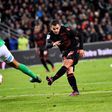 Nice?s midfielder Valentin Eysseric (R) scores a goal during the French L1 football match against Saint-Etienne November 20, 2016