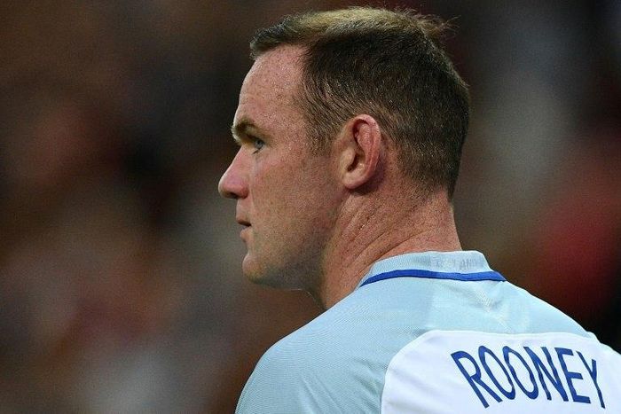 Captain Wayne Rooney will return to the starting line-up for England's 2018 World Cup qualifier against Scotland