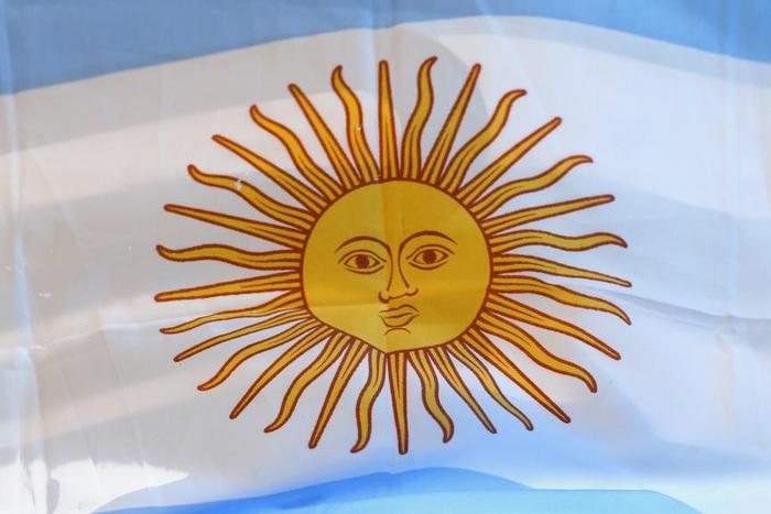 ___5234968___https:______static.pulse.com.gh___webservice___escenic___binary___5234968___2016___7___7___3___argentinaflag-cropped_1y0l4ml6yype116ntohc0u5t0a