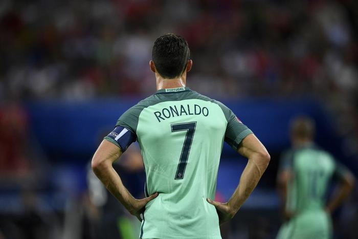 ___5235154___https:______static.pulse.com.gh___webservice___escenic___binary___5235154___2016___7___7___5___cristianoronaldo-cropped_13b6mzyg7av51slbjkh68iw9c_2