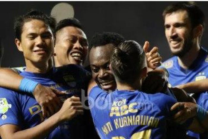 ___6626693___https:______static.pulse.com.gh___webservice___escenic___binary___6626693___2017___5___4___16___Michael+Essien