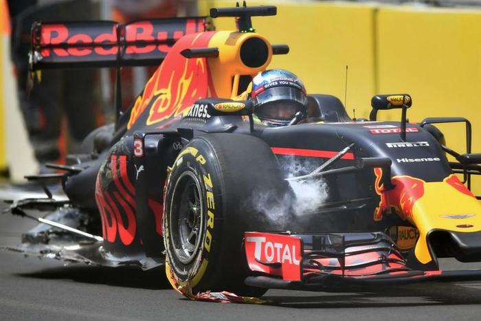 ___5164119___https:______static.pulse.com.gh___webservice___escenic___binary___5164119___2016___6___18___8___danielricciardo-cropped_1nvy5xekicn2d16kdykw8iu1yb_2