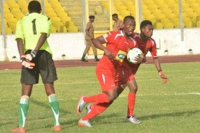 ___6784690___https:______static.pulse.com.gh___webservice___escenic___binary___6784690___2017___6___5___8___saddick_picks_ball_and_runs_with_gyamfi_after_scoring