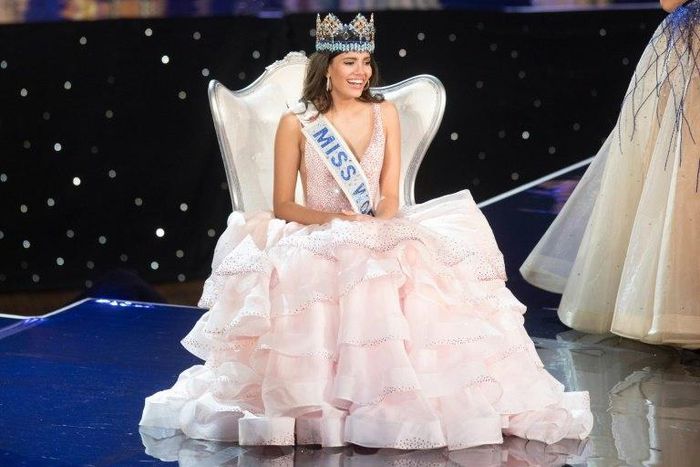 Miss Puerto Rico Stephanie Del Valle was crowned Miss World 2016 at the MGM National Harbor in Oxon Hill, Maryland, on December 18, 2016