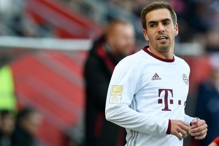 Bayern Munich's Philipp Lahm has offered Schalke tips on how to avoid being the next victims of a pounding in Wednesday's German Cup quarter-final