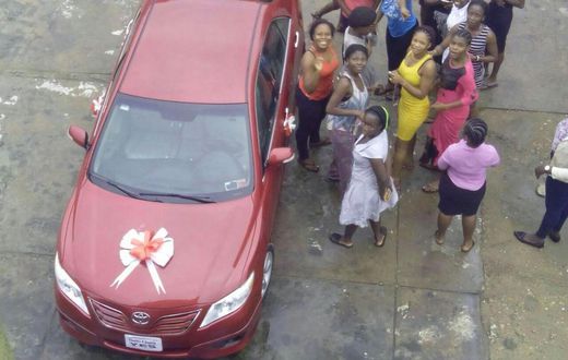 Man gifts girlfriend a car for saying 'Yes' to his marriage proposal