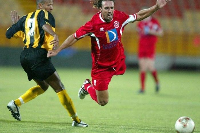 Argentina's all-time leading goalscorer Gabriel Batistuta (R) has been offered the chance to coach Australian A-League club Adelaide United