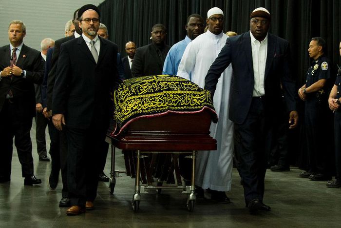 ___5132354___https:______static.pulse.com.gh___webservice___escenic___binary___5132354___2016___6___10___5___ali-muslim-funeral-6916-us-news-getty-ftr_s194gsob6l4a1glub2miu1i84