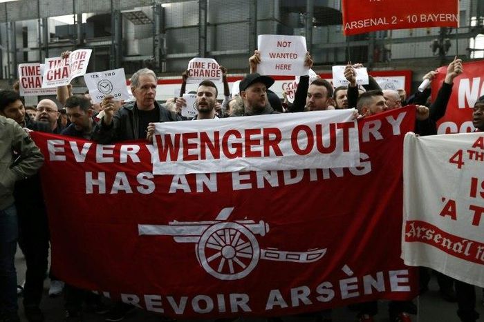 Winning the FA Cup and making the league top four is now the goal for Arsenal, but both aims are below expectations of fans who say manager Arsene Wenger has run out of ideas