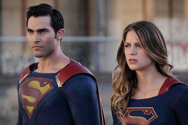 Kara and Superman in new "Supergirl" season 2 photos