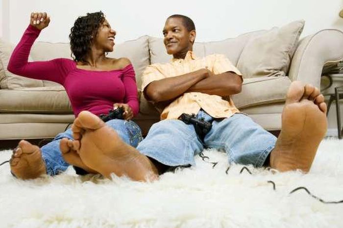 ___5966723___https:______static.pulse.com.gh___webservice___escenic___binary___5966723___2016___12___29___15___couple-playing-video-game