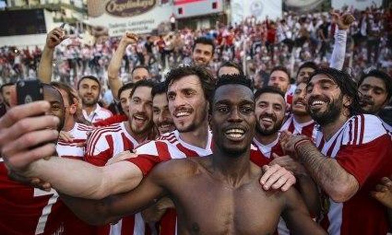___6717878___https:______static.pulse.com.gh___webservice___escenic___binary___6717878___2017___5___22___14___john-boye-wins-turkish-lig-with-siva