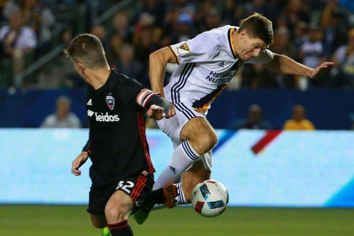Steven Gerrard (right) on the ball for Los Angeles Galaxy against D.C. United in Carson, California
