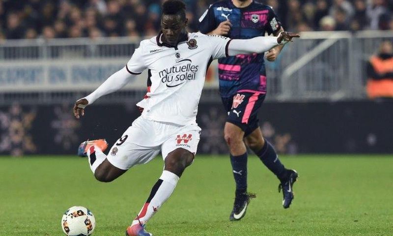 Nice's forward Mario Balotelli shoots the ball during the French L1 football match between Bordeaux and Nice on December 21, 2016, at the Matmut Atlantique stadium in Bordeaux, southwestern France