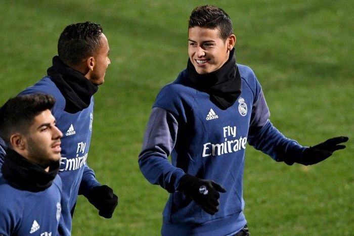 Real Madrid's midfielder James Rodriguez (R) has been marginalised in the past two seasons