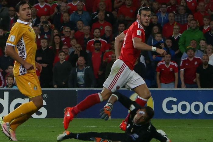 ___5459255___https:______static.pulse.com.gh___webservice___escenic___binary___5459255___2016___9___6___4___gareth-bale-v-moldova-cropped_1tz0yer57sssi19xhqwua4y94o_2