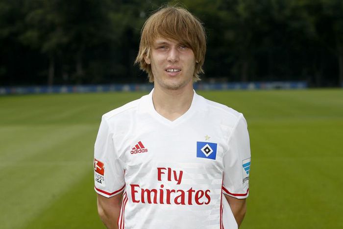 ___5332296___https:______static.pulse.com.gh___webservice___escenic___binary___5332296___2016___8___2___16___alen-halilovic-cropped_15fcxeer0rjmg1kgaclcz8lohn_2