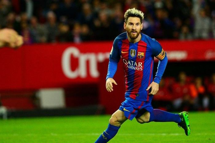 Barcelona's forward Lionel Messi celebrates after scoring on November 6, 2016
