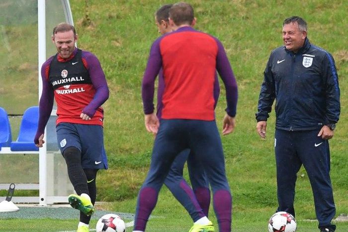 Leicester caretaker manager Craig Shakespeare (R) is in temporary charge after Claudio Ranieri was sacked on February 23, 2017