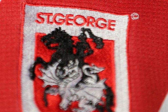 ___5347342___https:______static.pulse.com.gh___webservice___escenic___binary___5347342___2016___8___6___12___dragonslogo-cropped_71v8vchvwthc16t7azdp3ozz6