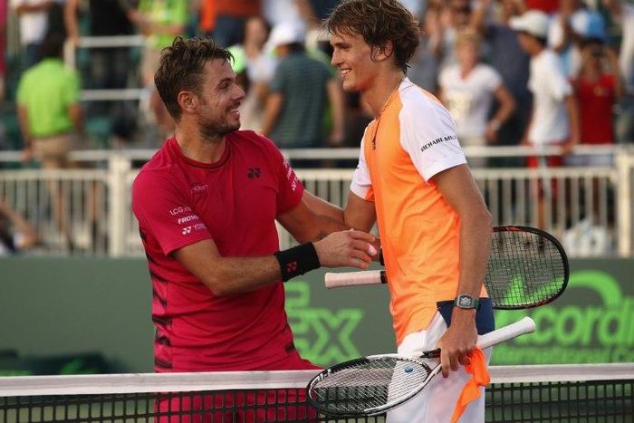 Alexander Zverev (L) beats Stan Wawrinka 4-6, 6-2, 6-1 in the Miami Open 4th round