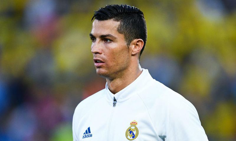 ___5562418___https:______static.pulse.com.gh___webservice___escenic___binary___5562418___2016___10___14___10___cristianoronaldo-cropped_9elj5p7yx6q61e0rufia5694u_2