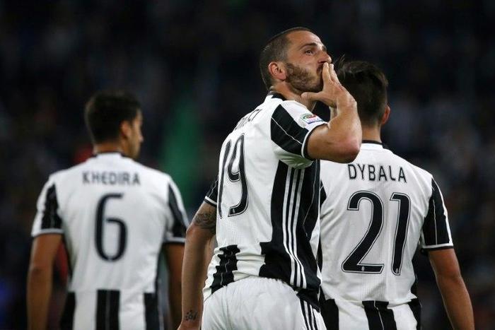 Juventus' defender Leonardo Bonucci celebrates after scoring on April 23, 2017