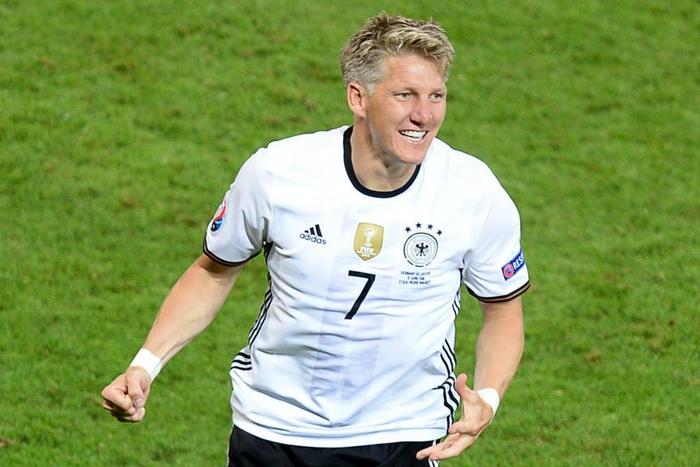 ___5234472___https:______static.pulse.com.gh___webservice___escenic___binary___5234472___2016___7___29___15___schweinsteiger-cropped_e5odsbsejftx1hx3nhzgp4bmw