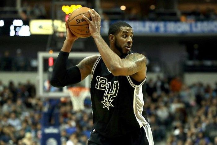 LaMarcus Aldridge scored 21 points as the San Antonio Spurs defeated the Toronto Raptors 108-106, in Toronto, on January 24, 2017