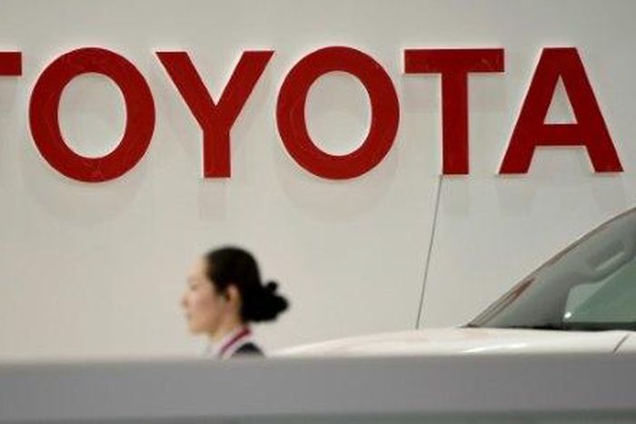 Toyota, which lost its crown last year to Volkswagen as the world's top-selling automaker, expects a net profit of 1.5 trillion yen in the current year to March 2018