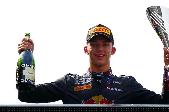 ___5454685___https:______static.pulse.com.gh___webservice___escenic___binary___5454685___2016___9___4___23___pierregasly-cropped_stn65h4ywbqf1wvgoqgzjn67e