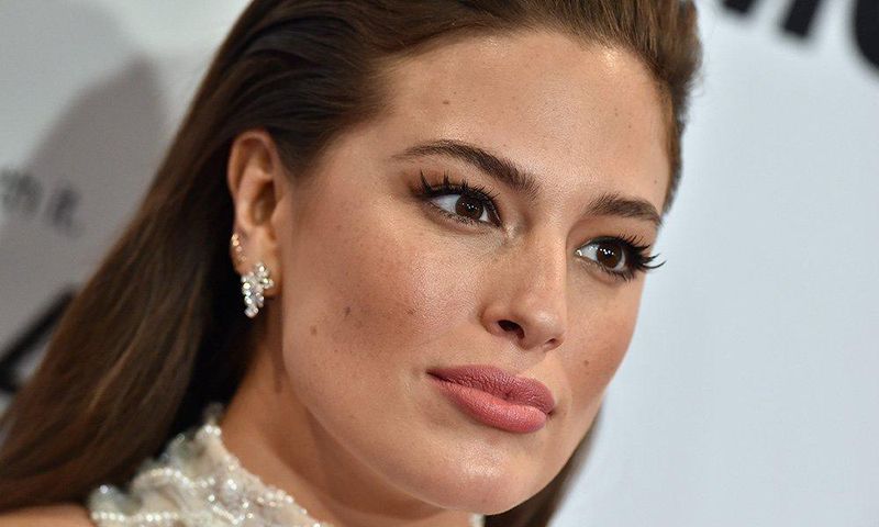___5977438___https:______static.pulse.com.gh___webservice___escenic___binary___5977438___2016___12___31___21___ashley-graham_0