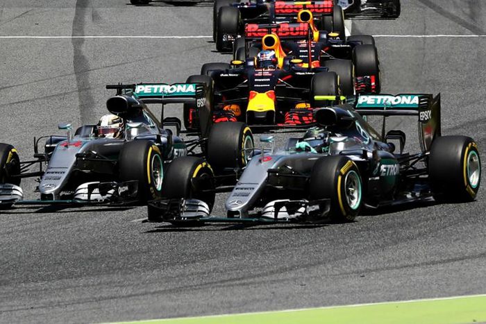 ___5075457___https:______static.pulse.com.gh___webservice___escenic___binary___5075457___2016___5___25___20___hamiltonrosbergcropped_i7o4xu03tvly1korliwf2zzdk_2