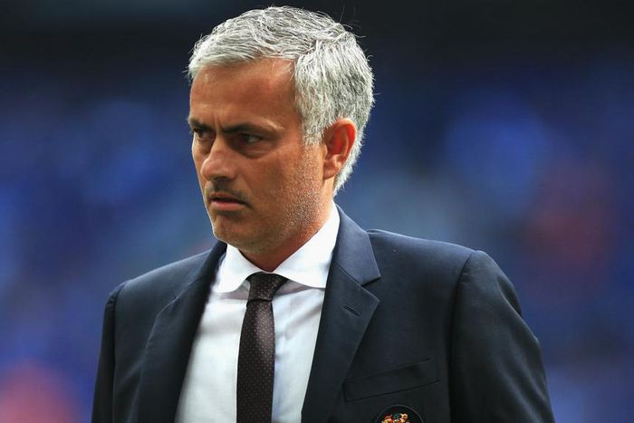 ___5351647___https:______static.pulse.com.gh___webservice___escenic___binary___5351647___2016___8___8___1___mourinho-cropped_15ysm5bxbxcev13nk5xtafimna