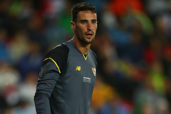 ___5379607___https:______static.pulse.com.gh___webservice___escenic___binary___5379607___2016___8___15___13___sergio-rico-cropped_ga5ul1i8zp2y1cw6tatows5vi_2