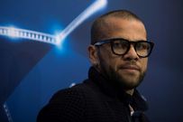 Juventus' Brazilian defender Dani Alves claims Barcelona officials "have no idea how to treat their players"