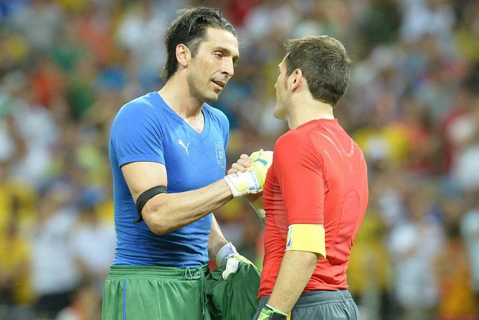___5571349___https:______static.pulse.com.gh___webservice___escenic___binary___5571349___2016___10___6___5___gianluigi-buffon-iker-casillas-cropped_jsbhy3e9brei1hbvh1qkrjtkx_2