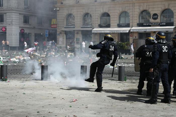 ___5143679___https:______static.pulse.com.gh___webservice___escenic___binary___5143679___2016___6___13___16___marseilleviolence-cropped_cfruchzb89d818jc59lq11xh1_2
