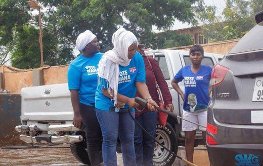 Dr. Bawumia's wife, Samira Bawumia joined other NPP loyal ladies to distribute party stickers