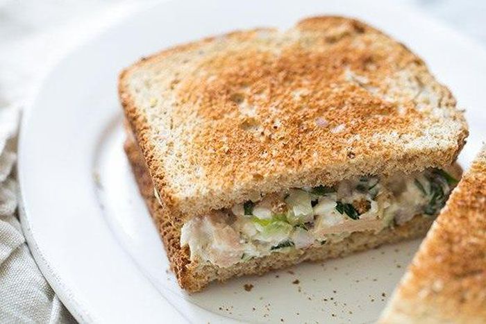 Tuna salad sandwich