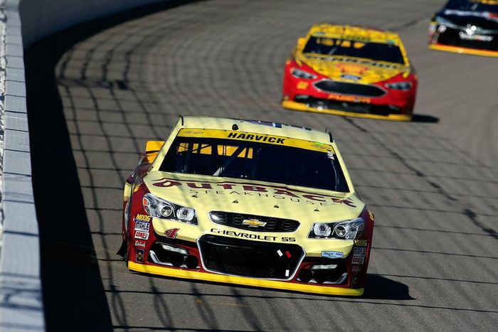 ___5615835___https:______static.pulse.com.gh___webservice___escenic___binary___5615835___2016___10___17___9___kevin-harvick-wins-at-kansas_7hrqbyv45nc31tfrizr0t3g54_2