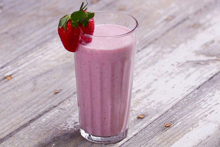 coconut strawberry smoothie