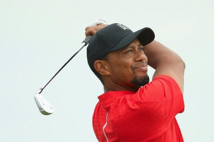 Tiger Woods of the United States hits his tee shot on the second hole during the final round of the Hero World Challenge at Albany, The Bahamas on December 4, 2016 in Nassau, Bahamas