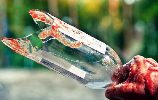 Deadly broken bottle atteck