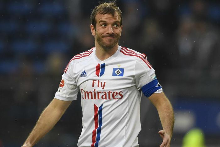 ___5364846___https:______static.pulse.com.gh___webservice___escenic___binary___5364846___2016___8___10___20___rafael-van-der-vaart-cropped_l7famoagf622126791giya6vc_2