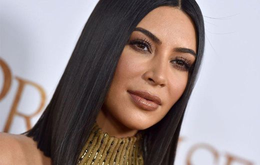 ___6568605___https:______static.pulse.com.gh___webservice___escenic___binary___6568605___2017___4___23___10___kim-kardashian-prayer-candle
