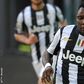 ___6744905___https:______static.pulse.com.gh___webservice___escenic___binary___6744905___2017___5___27___17___Kwadwo-Asamoah-in-action-for-Juventus