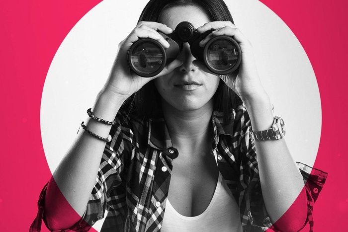 So Apparently 1 In 10 Women Spy On Their Husbands